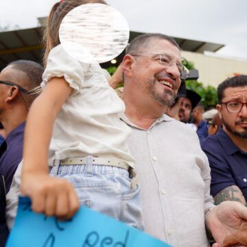 Video: Indignación y condena contra el presidente Rodrigo Chaves por actuación desagradable que vulnera derechos de los niños y niñas