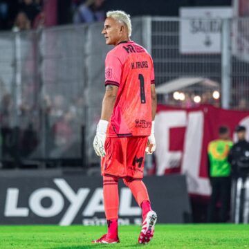 Se acaba corto paso de Keylor Navas por Argentina y su próximo equipo será el Pumas de México: Newells revela transacción millonaria