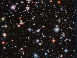 Telescopio espacial James Webb revisita una región del cosmos popularizada inicialmente por el telescopio Hubble 6 EuropaPress 6886085 campo ultrafondo hubble captado telescopio webb