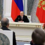 Rusia celebra la "histórica" decisión de Trump de suspender el nuevo paquete de sanciones contra Rusia
