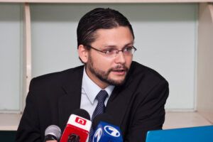 Entre la espada y la pared… de una cárcel - Voz Propia 10 Rudolf Lucke