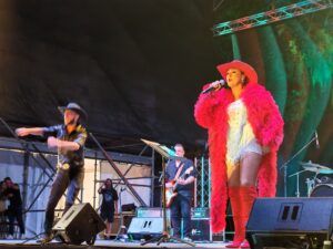 Empezó el Festival de las Artes en Guápiles con un concierto de la cantante Elena Umaña, Sol Magenta y danza "Yo soy"