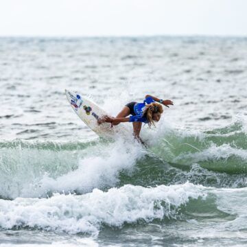 Mikela Castro EL Salvador Costa Rica en mundial de surf: Sam Reidy avanza a ronda 4 y el resto del equipo en repechajes -todos con chance-