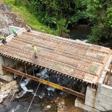 Ejecutivo presume avance de pequeños puentes de fondo aprobado por diputados y que Gobierno pretendía contratar sin la fiscalización de la Contraloría