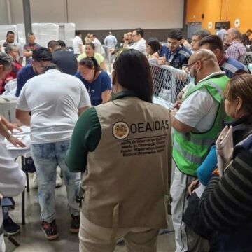 En Honduras hay 2.800 actas con inconsistencias que el tribunal electoral está revisando ante denuncias de fraude en los recientes comicios