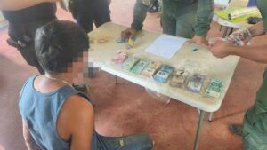 Con drogas, bebidas alcohólicas y hasta dinero chino mantienen a mineros nicaragüenses en Crucitas