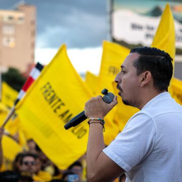 Ariel Robles cierra campaña en los alrededores de la Asamblea Legislativa: “Aunque nos quedemos sin voz, peleen cada voto”