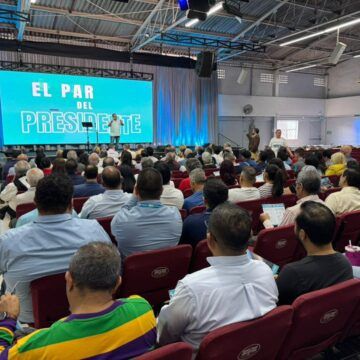Pastor Salazar campaña chavista (Video) Fabricio Alvarado se niega a perder voto evangélico: Reunión de pastor en Templo Bíblico da a conocer entramado religioso para favorecer a Laura Fernández