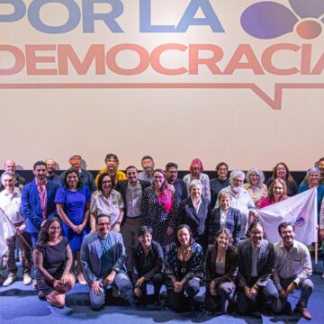 Ariel Robles recibe la adhesión de decenas de personajes de las artes y la política costarricense (varios ex PAC)