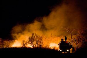 Nuevo empuje frío provoca el incendio forestal 19 del año, más de 2700 emergencias por fuego y desbordamiento del río Sixaola 13 incendio