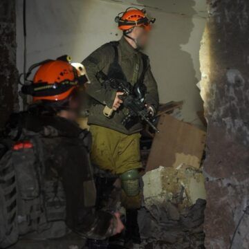 Más de un centenar de heridos en fuertes ataques de Irán contra ciudades del sur de Israel donde se realizan maniobras nucleares