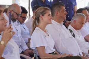 Usar el nombre de Dios en vano y pasar de largo por los mandamientos cristianos - Dialéc-TICA