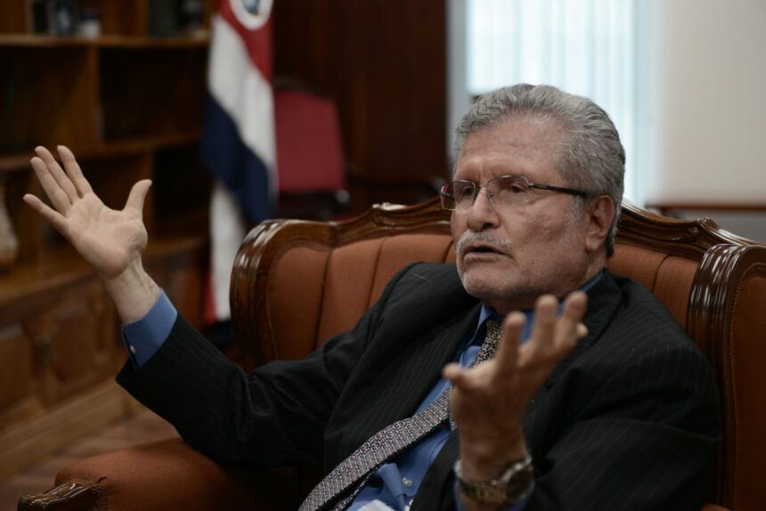 Magistrado Fernando Cruz realiza severa crítica al gobierno de Donald Trump: “No me parece importante ir a ver a Mickey Mouse", señaló