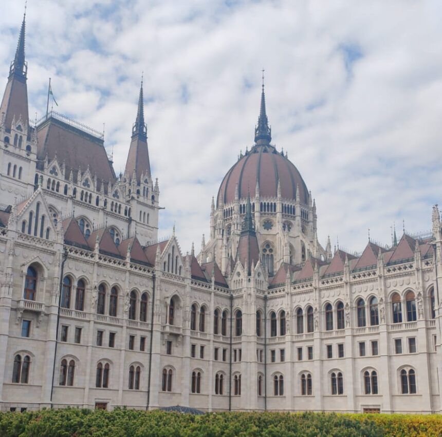 Orbán y Magyar votan en medio de récords de participación en las elecciones de Hungría