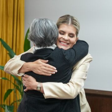 Carlo Díaz afirma que Laura Fernández es diferente detrás y frente a las cámaras: asegura que Chaves lo retó a los golpes