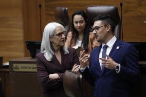Bloque democrático aceptó invitación de la presidenta Laura Fernández para reunión el próximo martes
