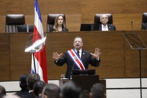 Oposición coincide que discurso de Rodrigo Chaves fue lo esperado: un espectáculo de propaganda y no un informe de labores 5 Oposición coincide que discurso de Rodrigo Chaves fue lo esperado: un espectáculo de propaganda y no un informe de labores