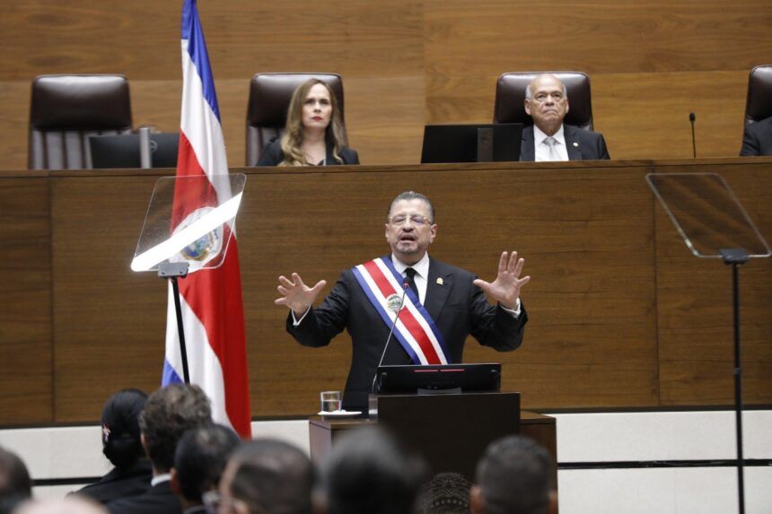 Oposición coincide que discurso de Rodrigo Chaves fue lo esperado: un espectáculo de propaganda y no un informe de labores