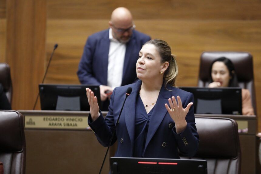 Resolución de la Sala: Presidenta del Congreso Yara Jiménez actuó de manera inconstitucional al evitar permutas en comisiones legislativas de Dobles y Gordienko