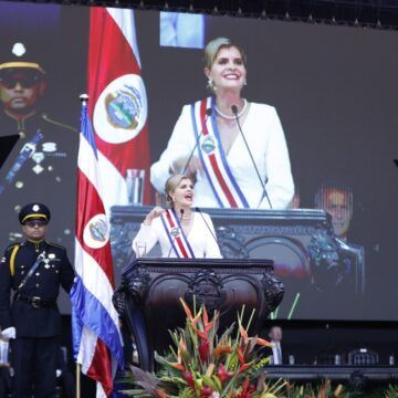 Abogados aclaran que supuesto decreto de Laura Fernández para ampliar el año carcelario es una farsa