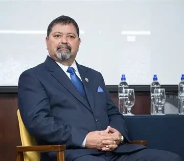 Ex ministro Gustavo Mata al ministro Gerald Campos: "Usted no detuvo ni a un borracho, era un pichón de policía"