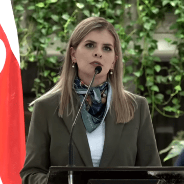 Presidenta Fernández nombró a Boris Marchegiani porque "no quiere agenda 2030" pero el hotel del empresario ofrece turismo gay-friendly