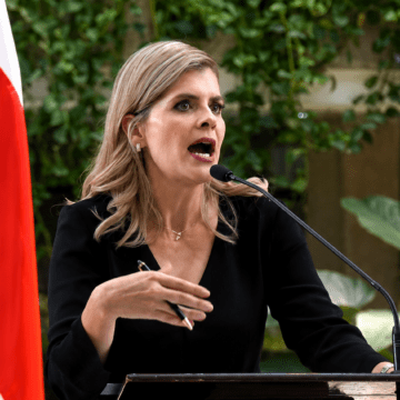 Laura Fernández se "indigna" porque abogado de alias Diablo es esposo de una jueza, pero olvida que JM Villalobos defiende presuntos narcos