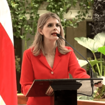 La vergonzosa y cínica respuesta de Laura Fernández sobre la enorme deuda de $8,3 millones que su embajador ante la ONU no paga desde hace 12 años