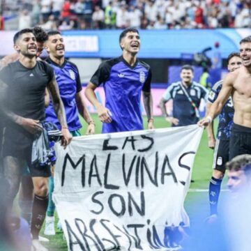 Reino Unido ha pedido una investigación a la FIFA contra Argentina por la "inapropiada" pancarta "las Malvinas son argentinas"