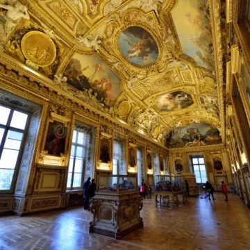 Reabre la Galería Apolo en el Louvre tras permanecer cerrada durante meses por el llamado 'robo del siglo'