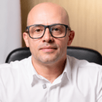 El incendiario video de Miguel Guillén del PLN contra Chaves por su expresión sobre una dictadura