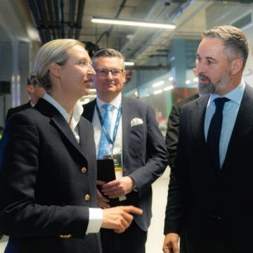 Abascal califica la victoria electoral de AfD en Sajonia-Anhalt como "una gran esperanza para Alemania y para Europa" Las proyecciones sitúan a la ultraderechista Alternativa para Alemania (AfD) al borde de la mayoría absoluta en el estado alemán de Sajonia-Anhalt