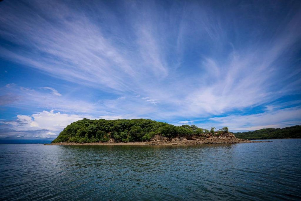 Tour isla San Lucas y bioluminiscencia en Costa Rica.