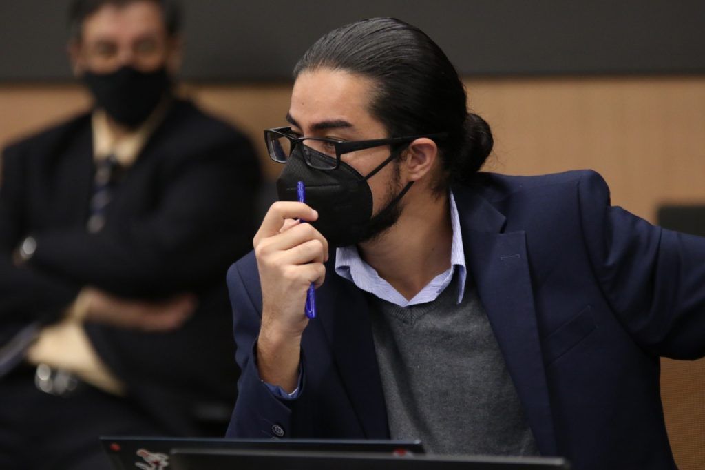 Jonathan Acuña se manifestó sobre el texto sustitutivo nuevo.
