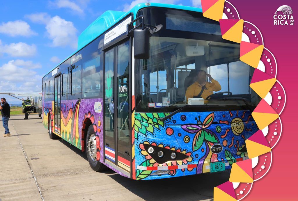 Autobús eléctrico gestionado por Claudia Dobles.
