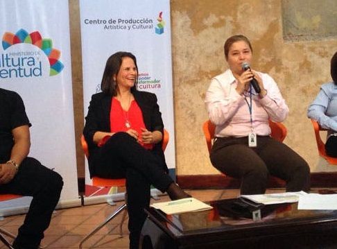 Gobierno eliminó dinero para feria del libro en La Aduana para 2024: Ada Acuña y Pilar Cisneros votaron en contra de corregirlo 22 Sylvie Durán y Ada Acuña, MCJ.