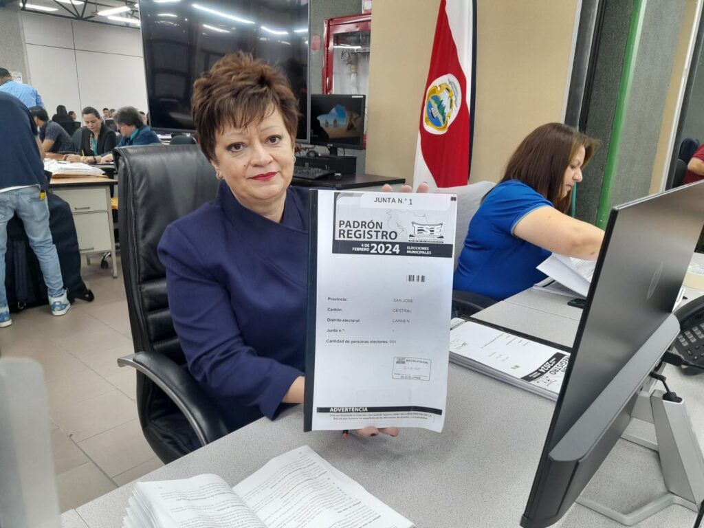 TSE empieza el conteo manual de votos con visita de los jueces de la Corte Interamericana de Derechos Humanos 18 TSE empieza el conteo manual de votos con visita de los jueces de la COrte Interamericana de Derechos Humanos