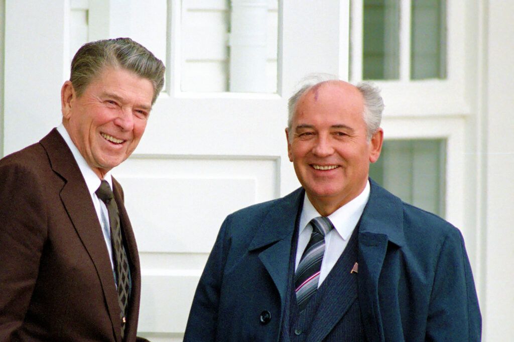 Gorby con Reagan