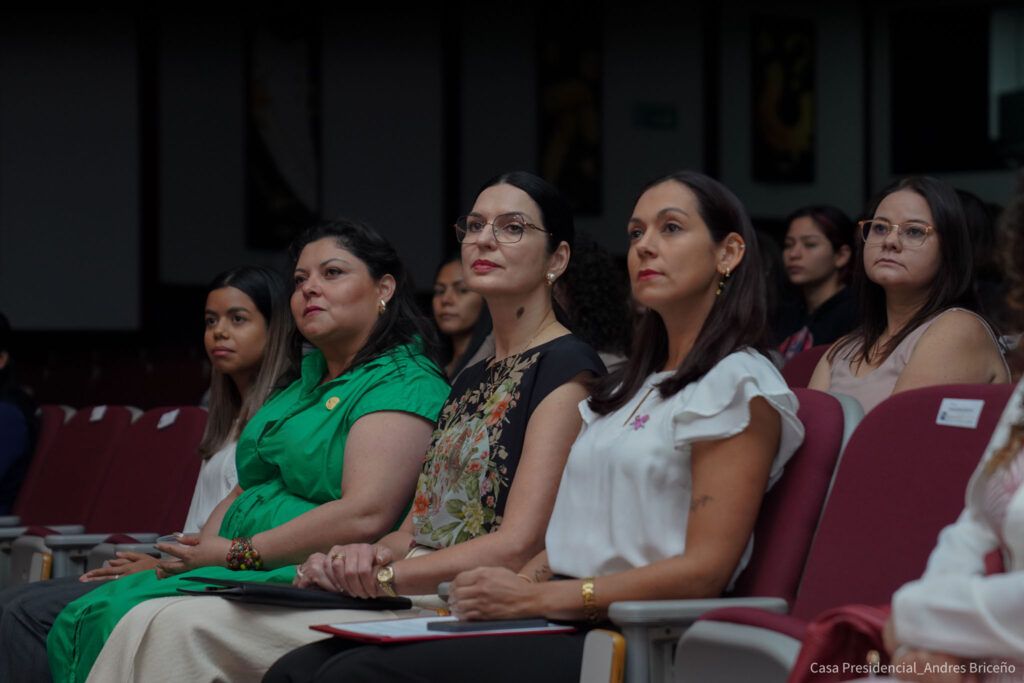 Reapareció la primera dama Signe Zeicate en la comunicación de Casa Presidencial 22 Inaugurating the Second Generation of Teenage Mothers Participating in the Initiative CreSiendo Juntas Casa Presidencial Andres Briceno Oreamuno 2 03 2024 19