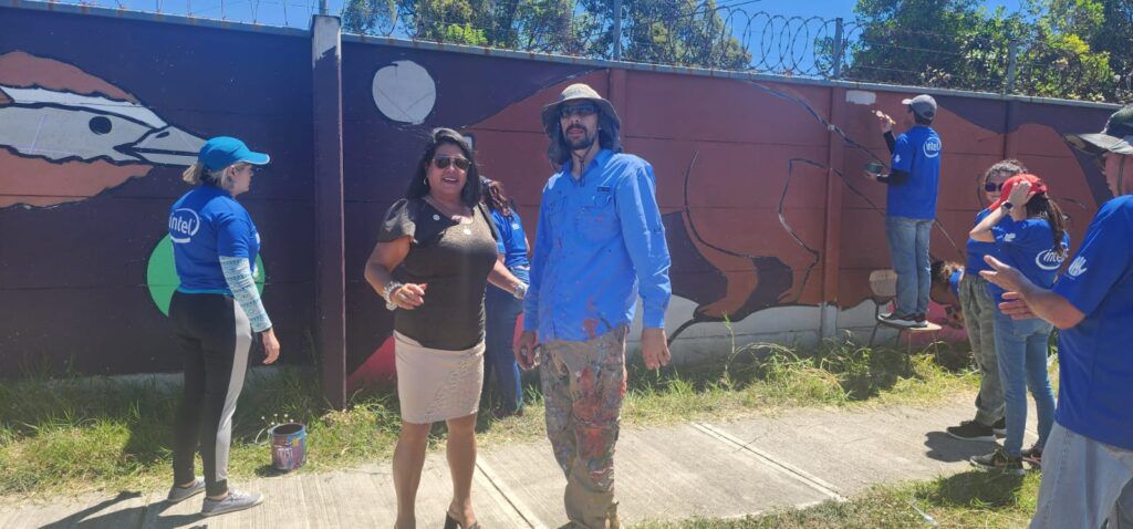Guararí de Heredia se llena de color e ilusión con los nuevos murales de su colegio 17 WhatsApp Image 2024 05 16 at 2.06.17 PM 1