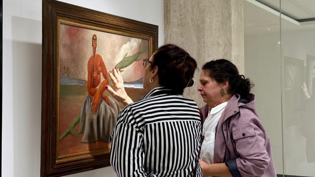 La CCSS inaugura exhibición con pinturas de su colección que evidencian la evolución del arte costarricense