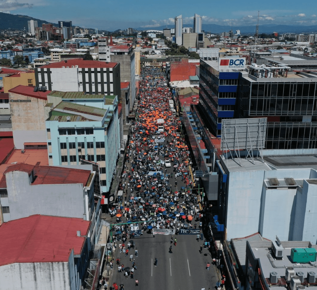 dron canal 15 marcha