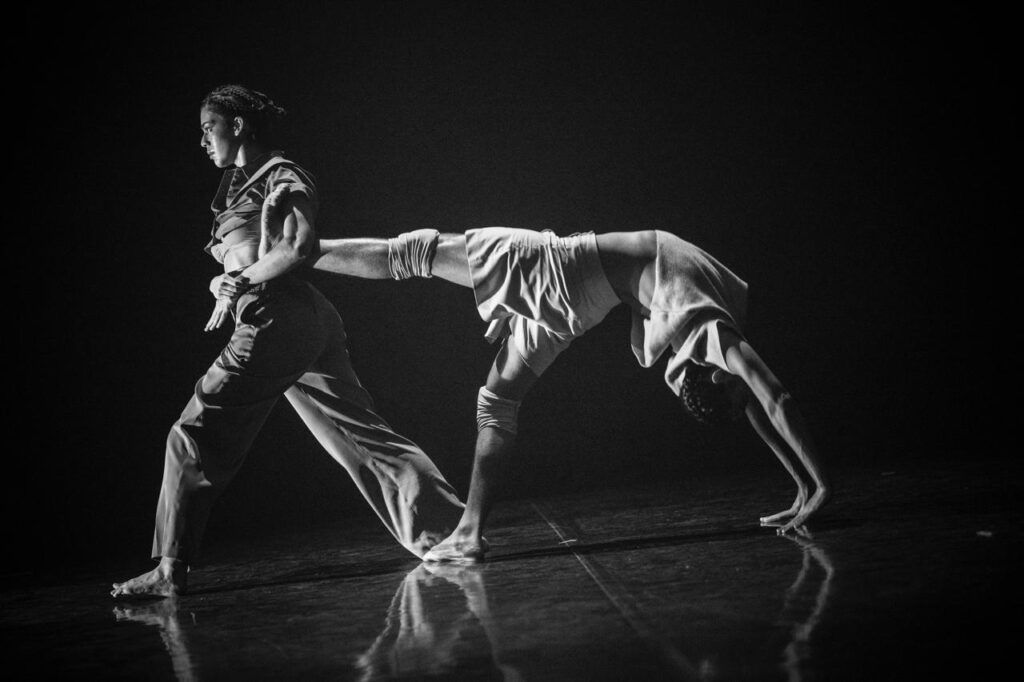 Espacio Cosmico de Mario Vircha Compania de Camara Danza UNA y estudiantes UNA. Fotografia de Esteban Chinchilla 6