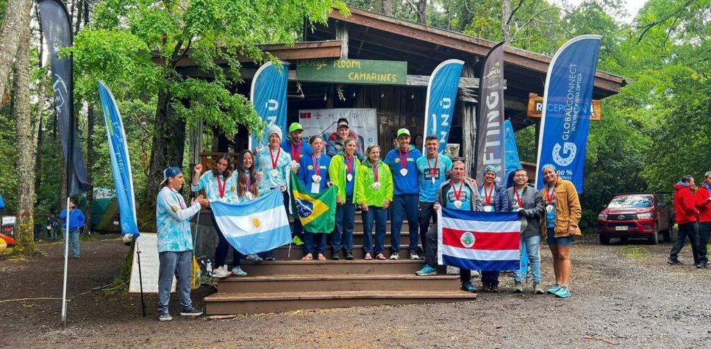 primos ticos entre los 3 mejores del Panamericano de Rafting en Chile