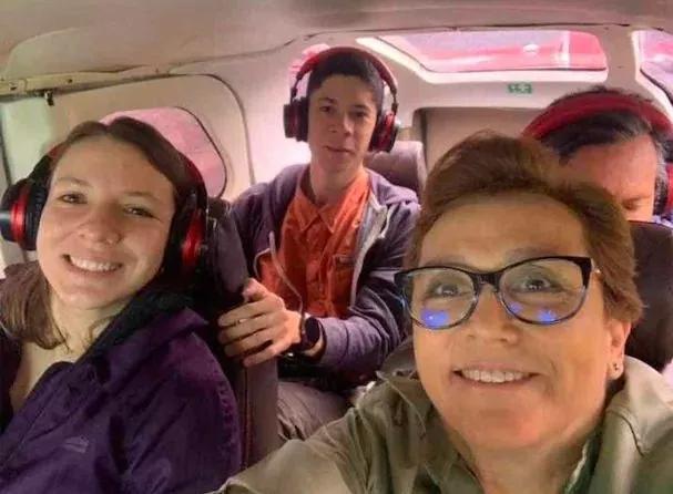 Video: Momento del primer contacto con la única sobreviviente de la avioneta siniestrada en Escazú 8 familia caida avioneta Escazu
